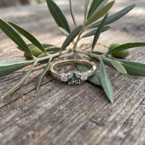 Green perfection - Fancy green Moissanite